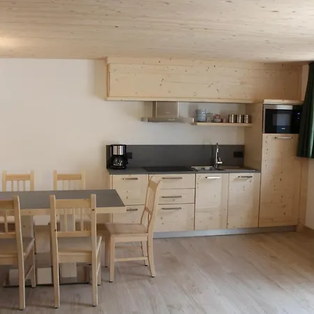 Apartament La Pezina 2 *